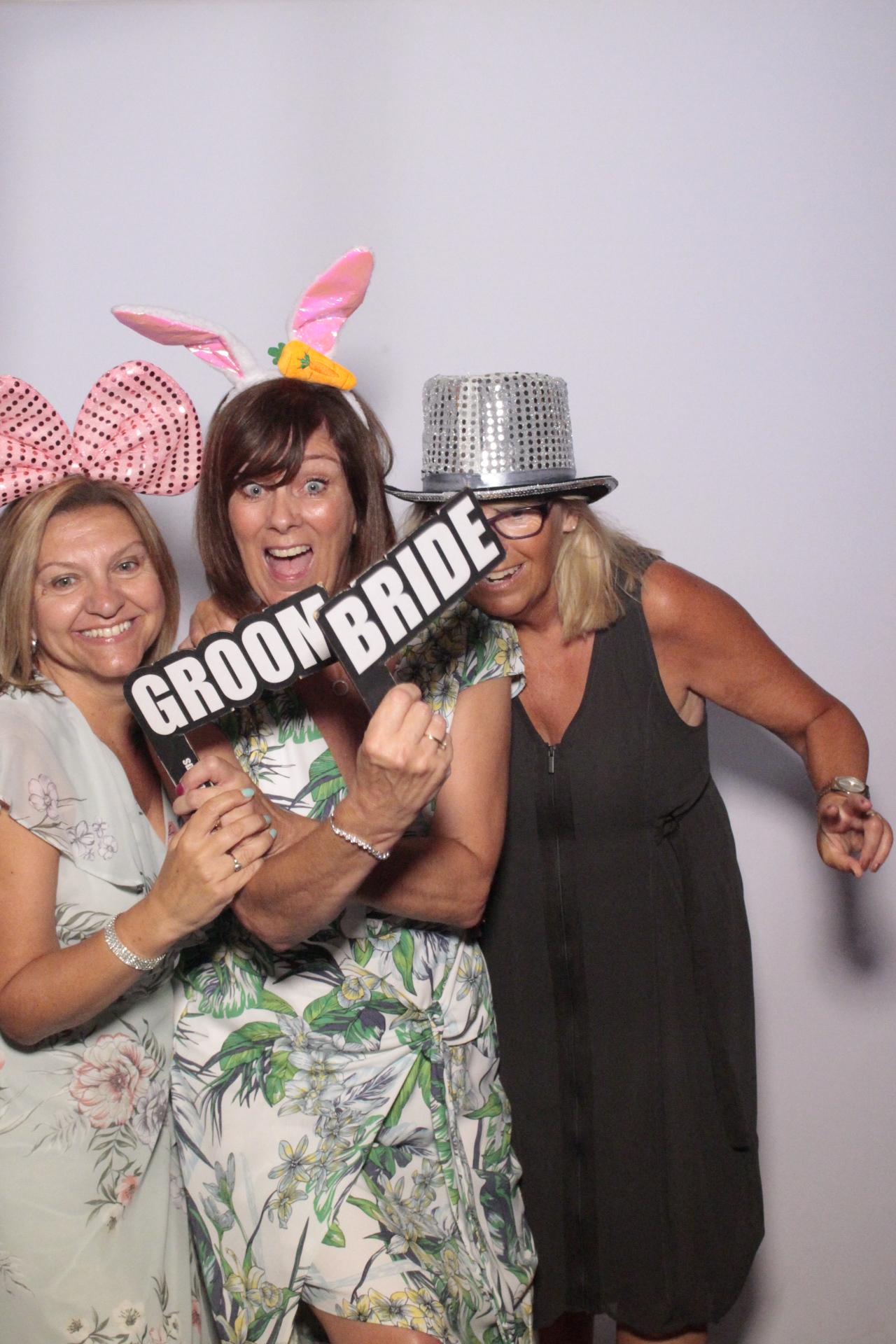 Gemma & Scott's Wedding | View more photos from the event at gallery.myphotoboothexperience.co.uk/u/MyPhotoBoothExperienceLtd/Gemma-Scotts-Wedding